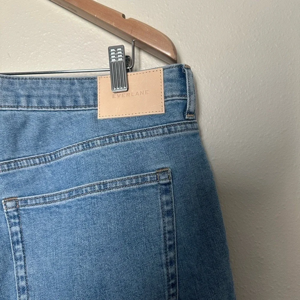 NWT EVERLANE The Curvy Women's 33 Cheeky Straight Light Wash Ankle Jean